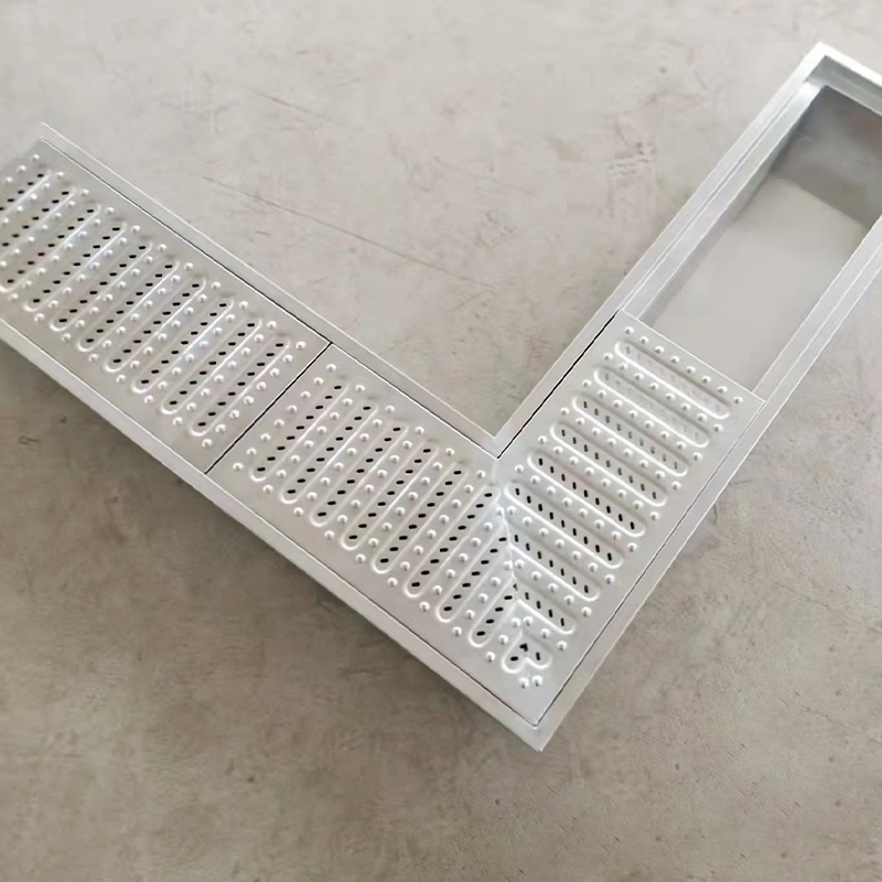 Ano ang mga pakinabang ng isang Resin drainage channel kaysa sa tradisyonal na kongkretong drainage channel?